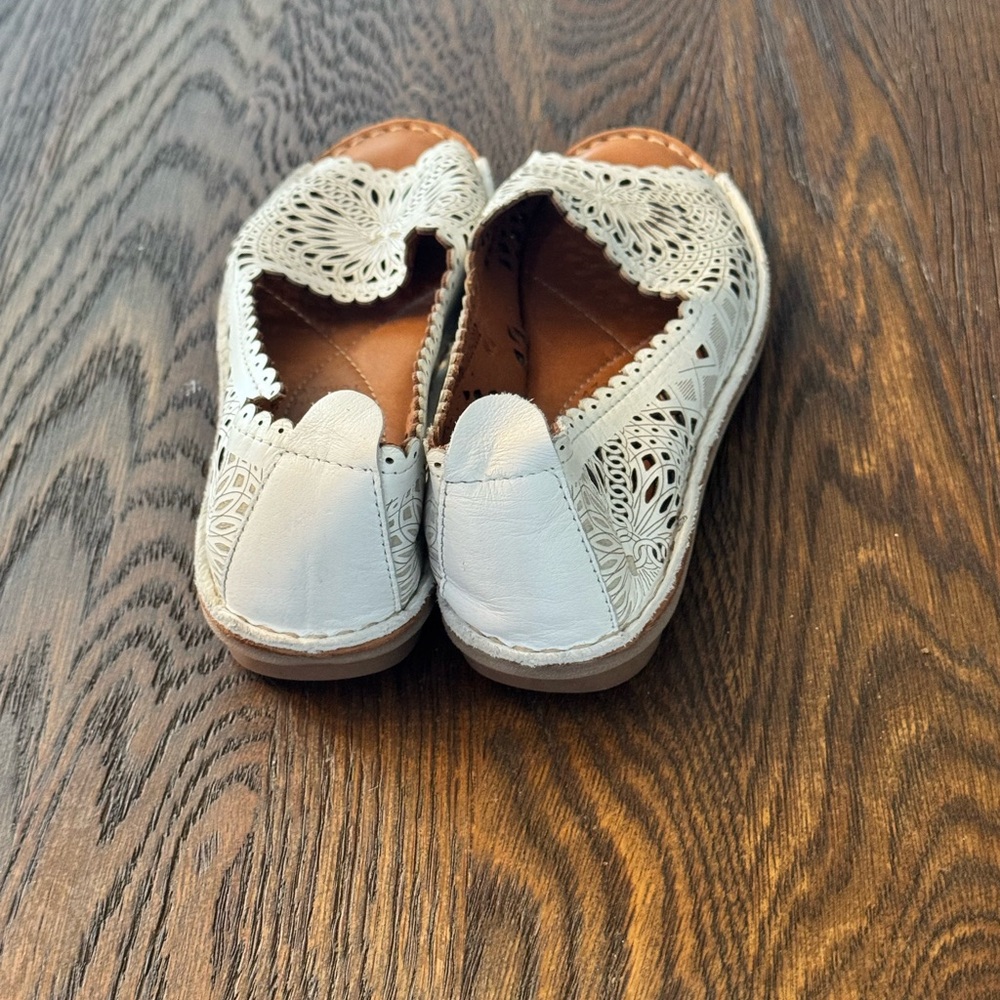 Brandal Flat by Spring Step White Cut-Out Flats - Picture 4 of 5